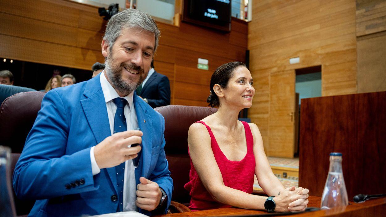 La presidenta de la Comunidad de Madrid, Isabel Díaz Ayuso, y el consejero de Presidencia, Justicia y Administración Local, Miguel Ángel García Martín. EP.