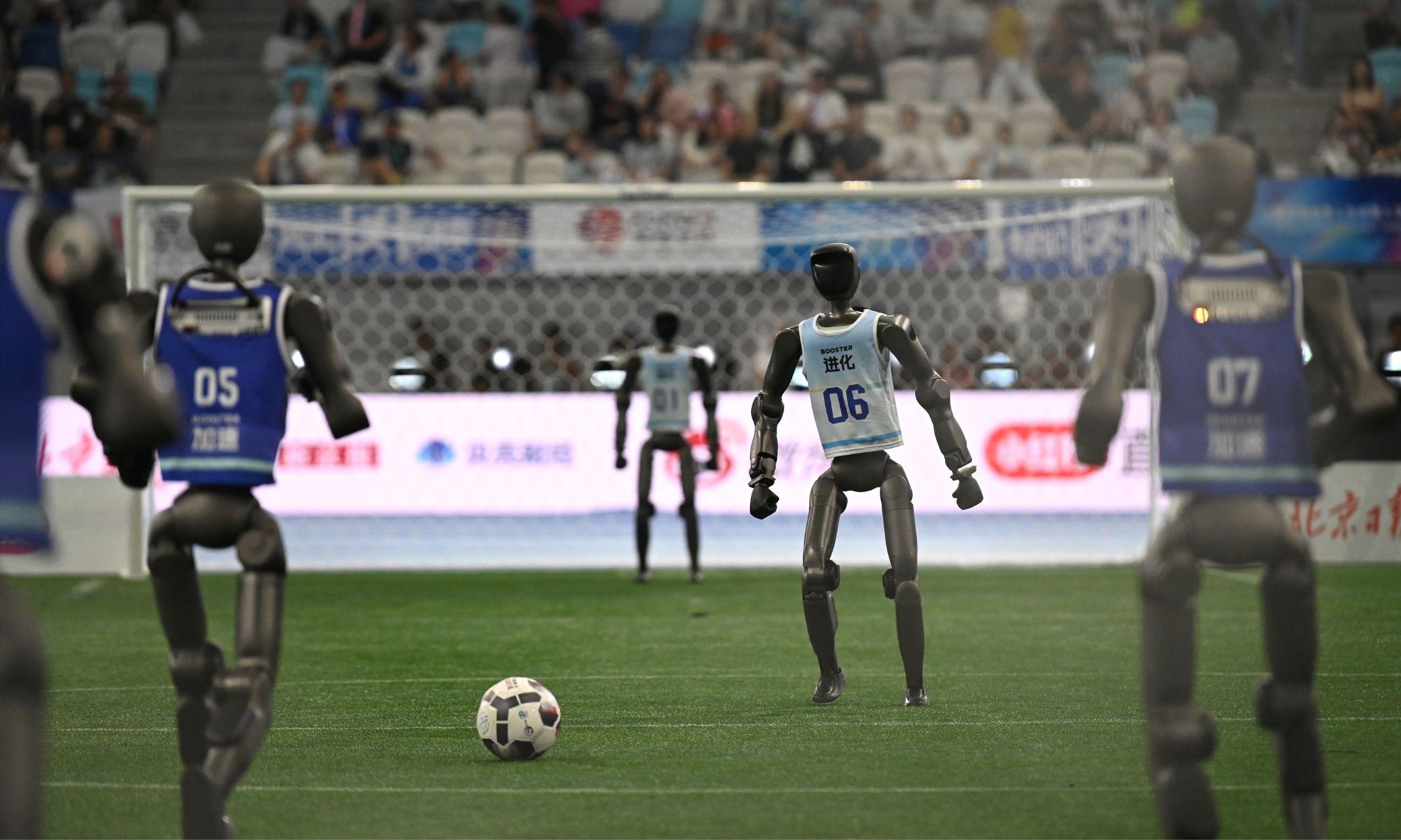 China celebra los Juegos Olímpicos de los robots: ya corren más que Ussain Bolt, pero todavía tienen problemas para enchufar un cable