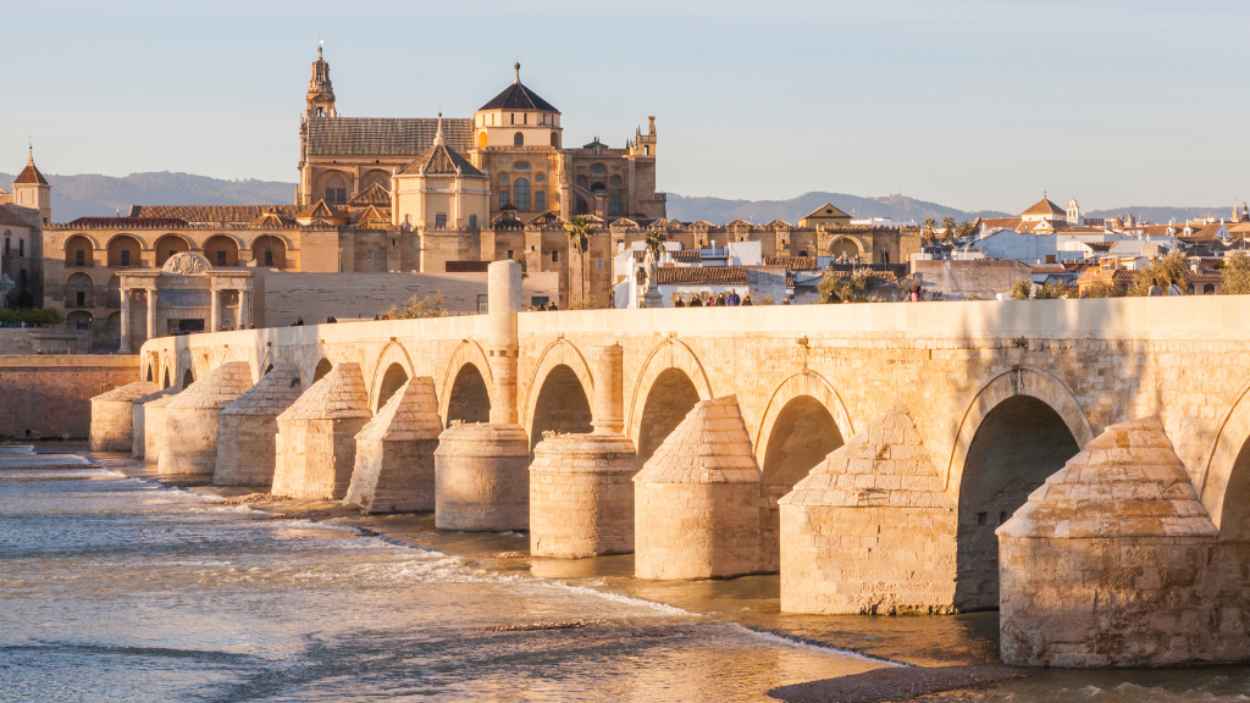 Destinos alternativos para este verano las ciudades de interior ganan protagonismo