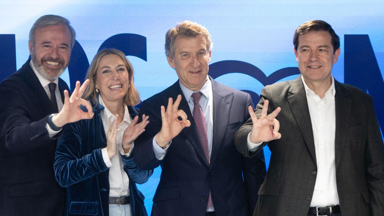 Los presidentes de Extremadura, María Guardiola; Aragón, Jorge Azcón; y Castilla y León, Alfonso Fernández Mañueco;  junto al líder del PP, Alberto Núñez Feijóo. EP.