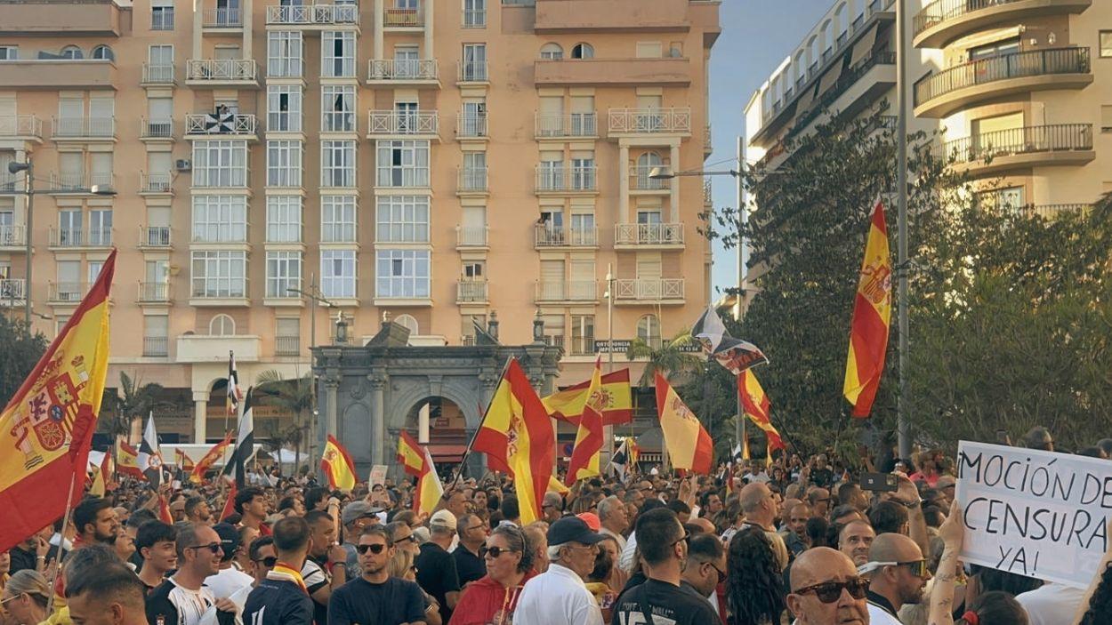Más de 2.000 ceutíes se han manifestado este miércoles y han llegado hasta la Delegación del Gobierno en protesta ante la "inacción" del Gobierno en la gestión de la crisis migratoria. Europa Press.