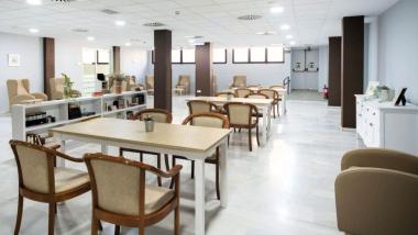 Sala de un centro de día de mayores de Tomares
