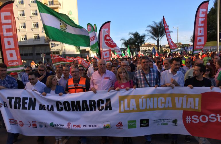 Cabeza de la manifestación de ayer en Algeciras.