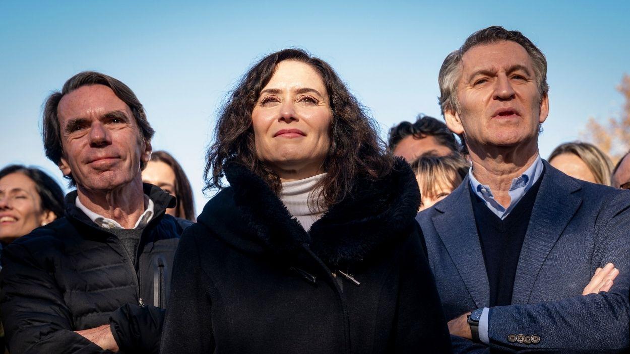 El expresidente del Gobierno, José María Aznar; la presidenta de la Comunidad de Madrid, Isabel Díaz Ayuso; el presidente del Partido Popular (PP), Alberto Núñez Feijóo. EP.