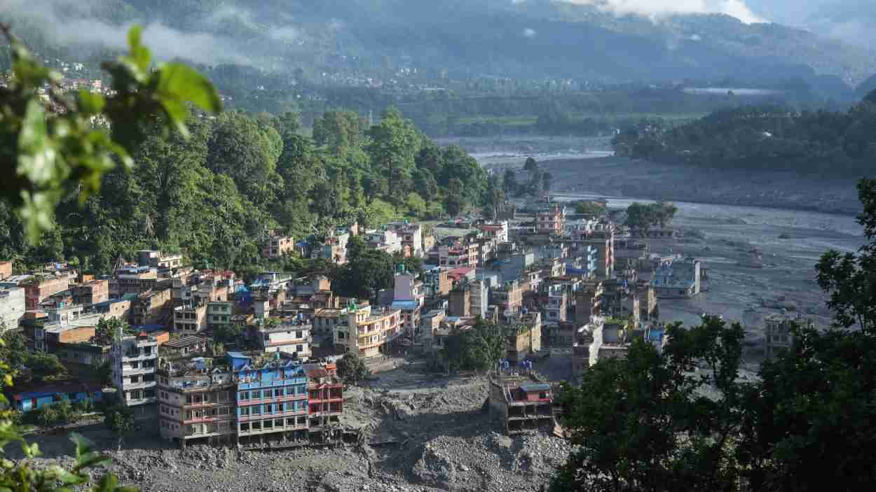 Destrozos causados por la riada en la frontera entre Nepal y Tíbel. EP