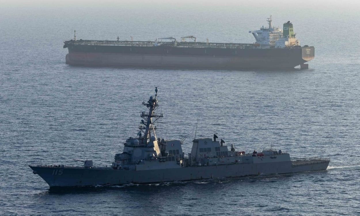 El destructor lanzamisiles 'USS Rafael Peralta' en una imagen de archivo. CENTCOM EN X