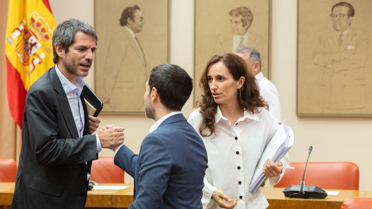 Los ministros de Cultura, Ernest Urtasun; Derechos Sociales, Consumo y Agenda 2030, Pablo Bustinduy; y Sanidad, Mónica García. EP