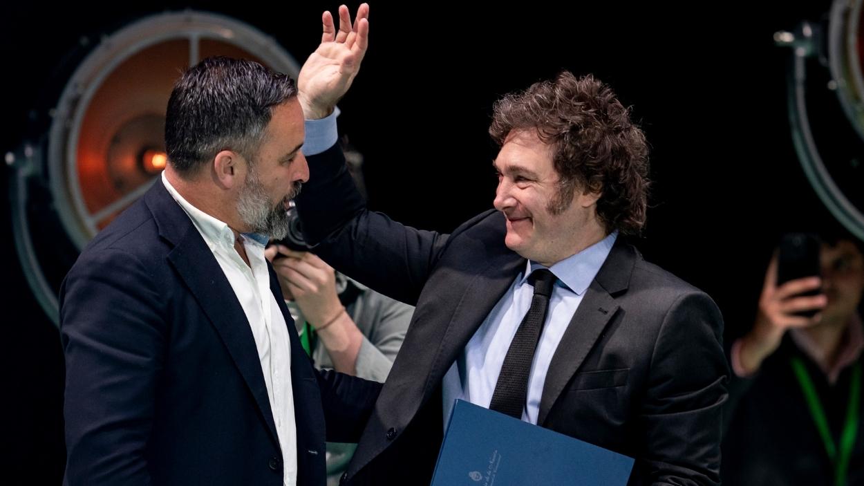 El presidente de Vox, Santiago Abascal, y el presidente de Argentina, Javier Milei, en un acto de Vox en Madrid en 2024. EP.