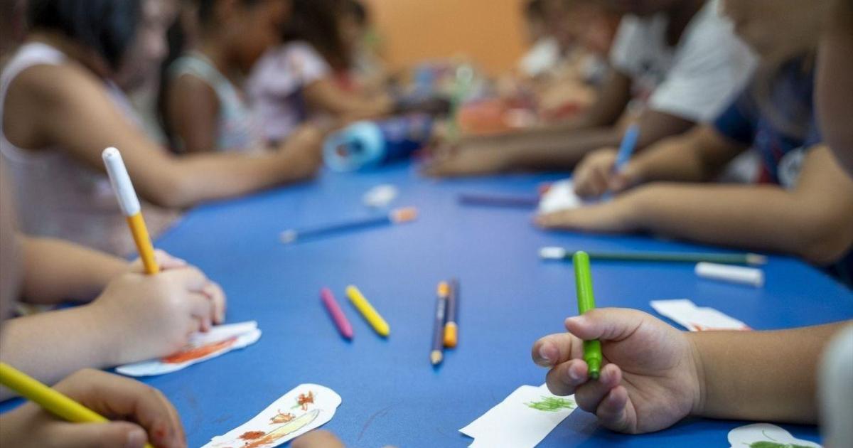 El 26,6% de los hogares andaluces recurrirá a créditos y tarjetas para financiar una vuelta al cole un 3,2% más cara