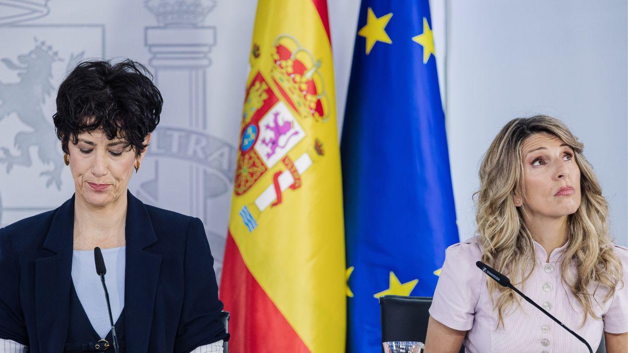 La ministra de Seguridad Social y portavoz del Ejecutivo, Elma Saiz; y la vicepresidenta segunda del Gobierno y ministra de Trabajo y Economía Social, Yolanda Díaz, durante una rueda de prensa pos