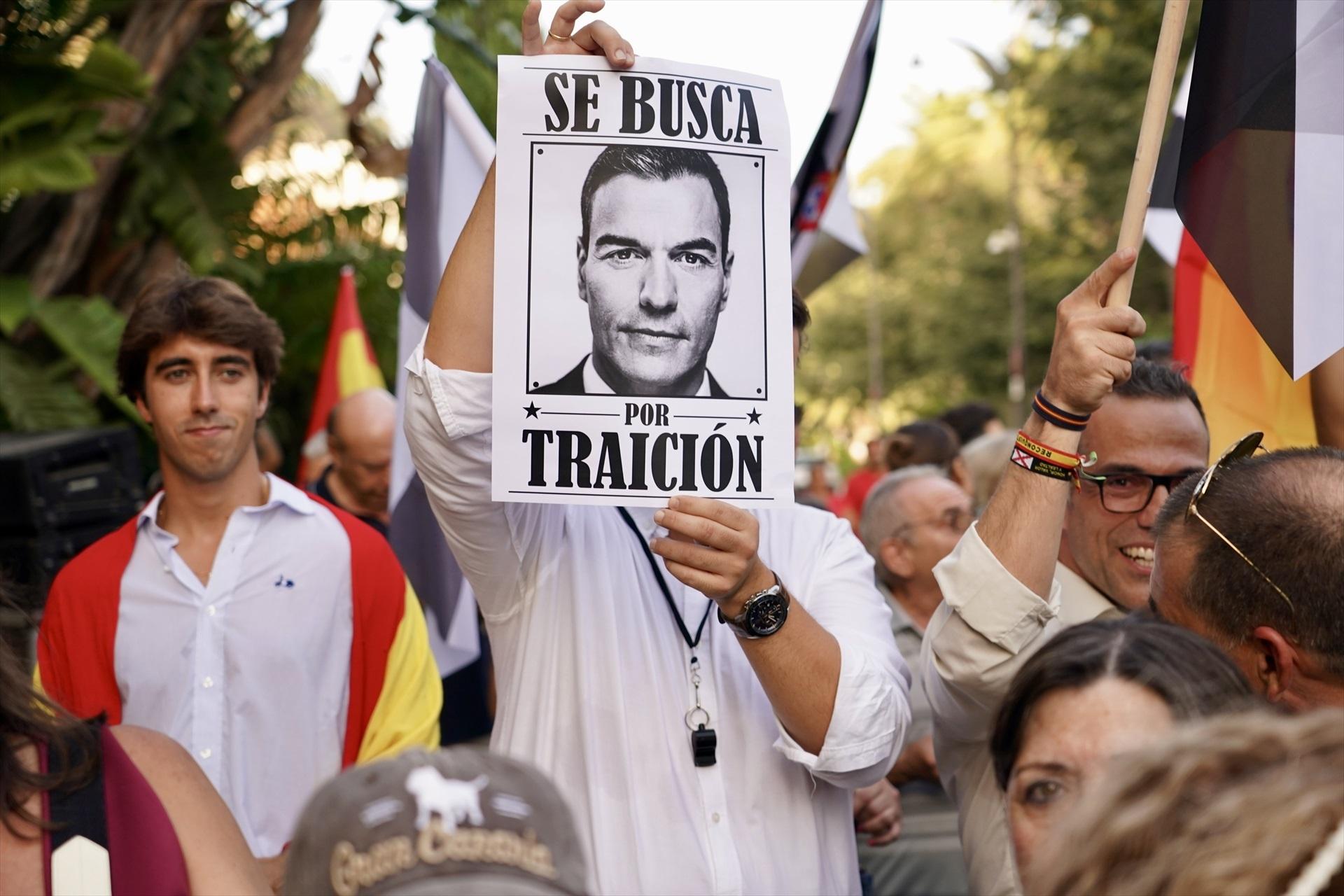 Imágenes de la concentración en Málaga en apoyo al pueblo de Ceuta / EP
