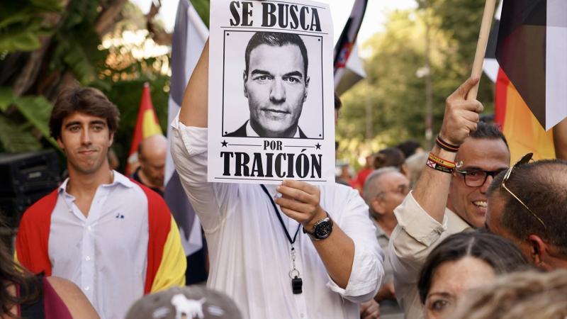 Imágenes de la concentración en Málaga en apoyo al pueblo de Ceuta / EP