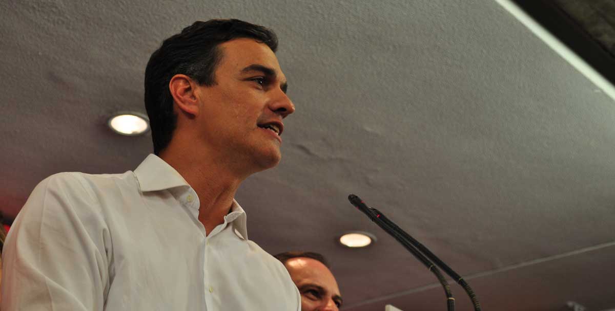 Pedro Sánchez comparece tras conocer su victoria en las primarias del PSOE. 