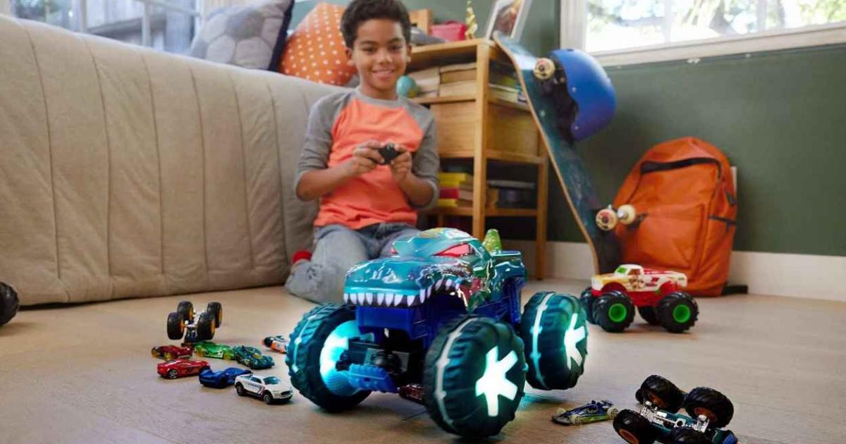 así es el Mega-Wrex teledirigido de Hot Wheels con luces y sonidos