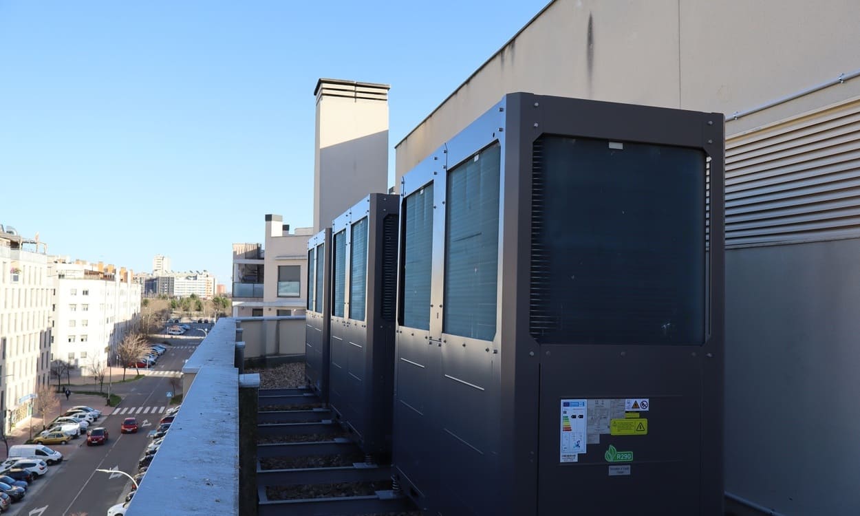 Instalación de aerotermia en una comunidad de propietarios. IBERDROLA
