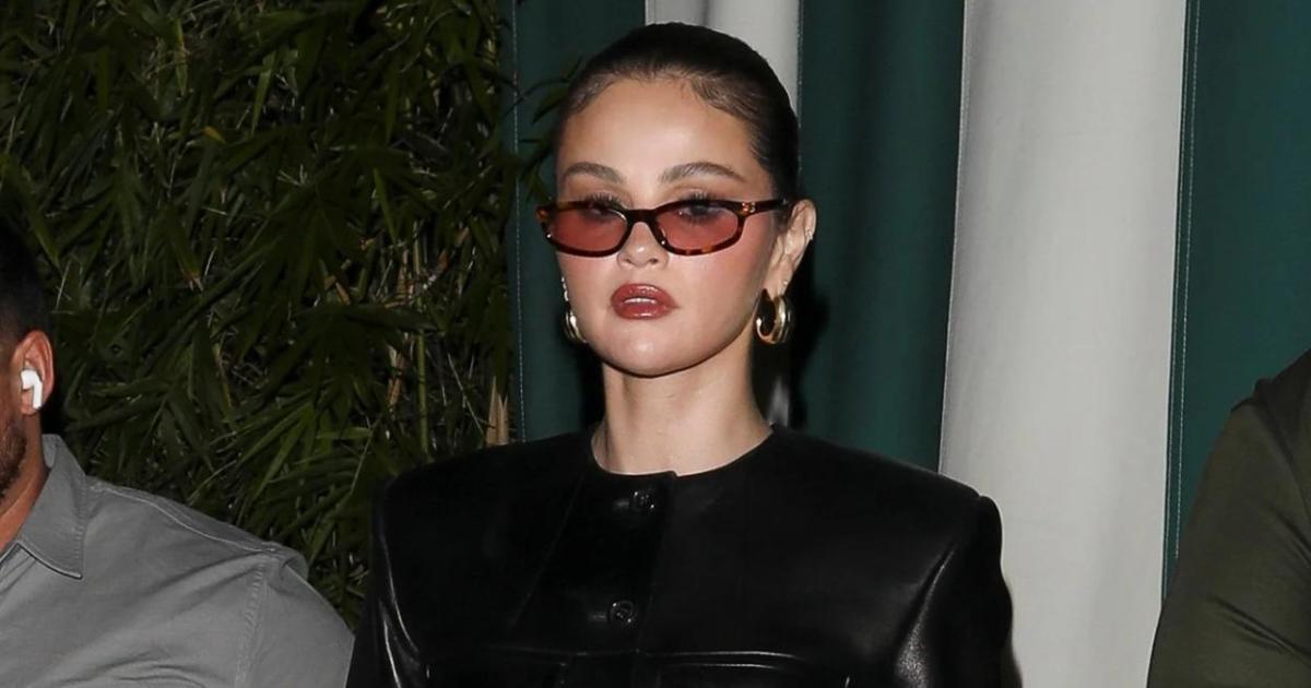 Selena Gomez conquista Los Ángeles con un total look de cuero que reinventa el negro de pies a cabeza