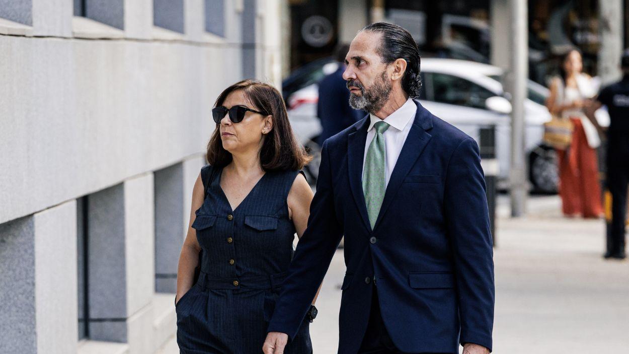 La gerente del PSOE, Ana María Fuentes, a su llegada a la Audiencia Nacional. EP