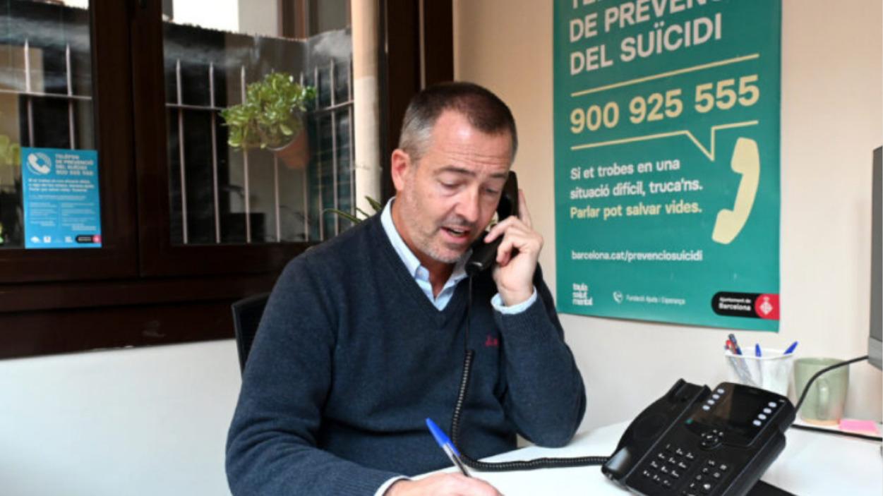 Servicio de atención telefónica para prevenir el suicidio (900 925 555). Ayuntamiento de Barcelona