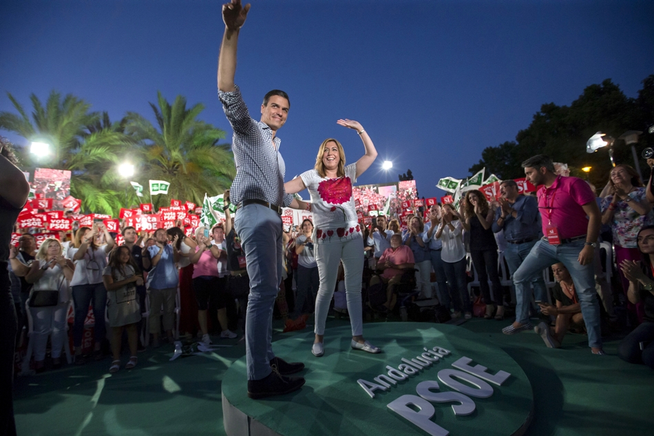 Pedro Sánchez y Susana Díaz en un acto electoral del PSOE. 