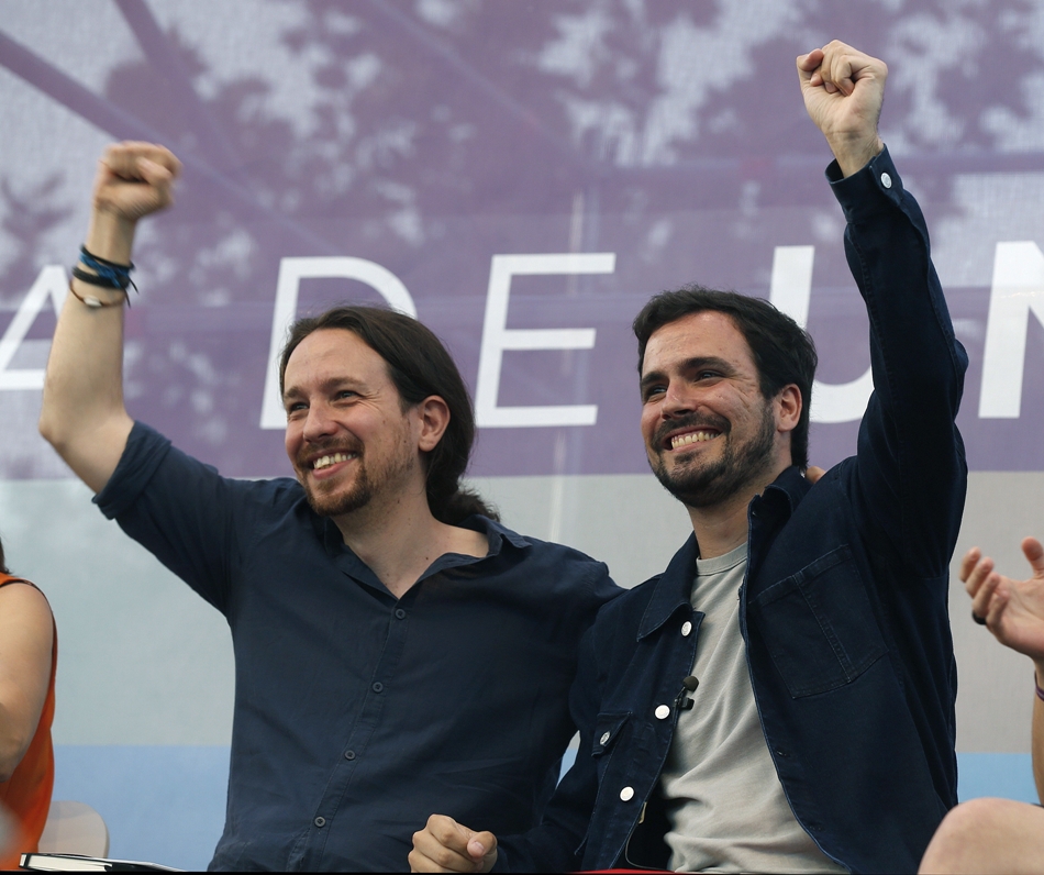 Pablo Iglesias y Alberto Garzón en el cierre de la campaña electoral de junio.