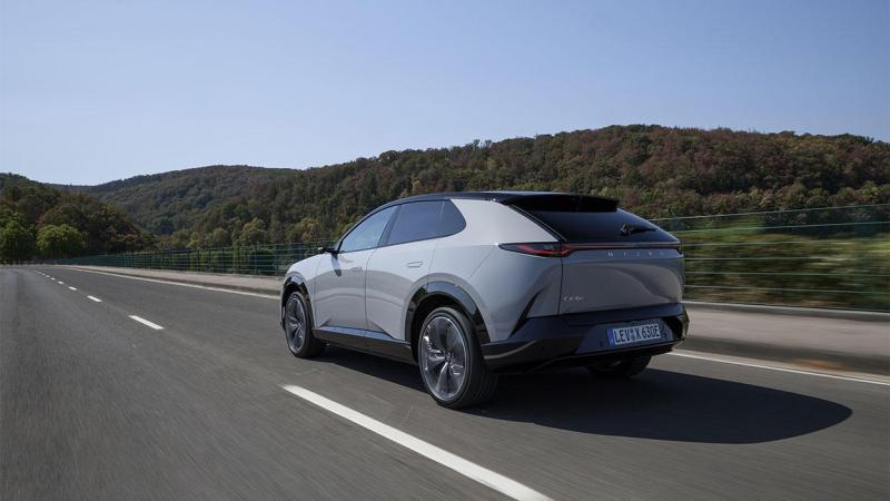 mazdacx6 trasera