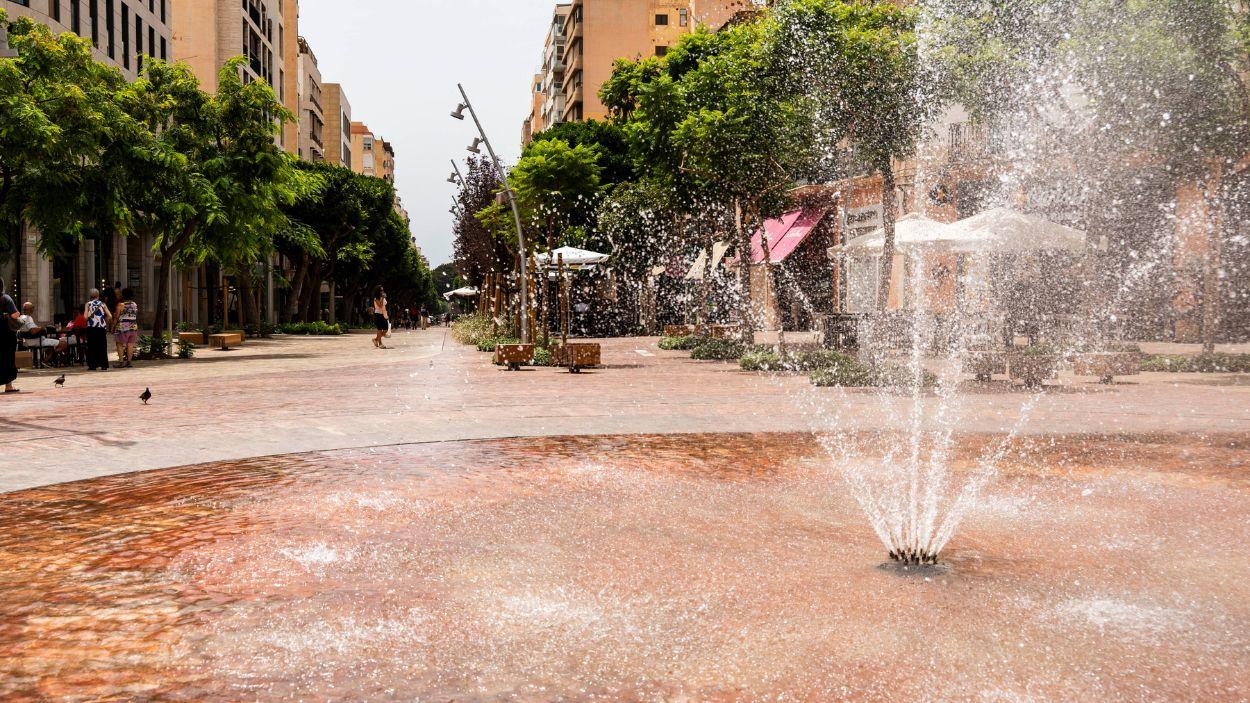 El calor no da tregua: España afronta un domingo estable y con más de 35 grados en amplias zonas del sur. EP