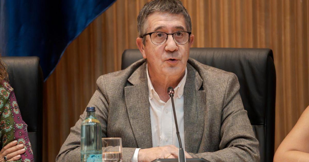 Patxi López reconoce que Ceuta sigue «lejos de la normalidad» pero defiende la respuesta del Gobierno