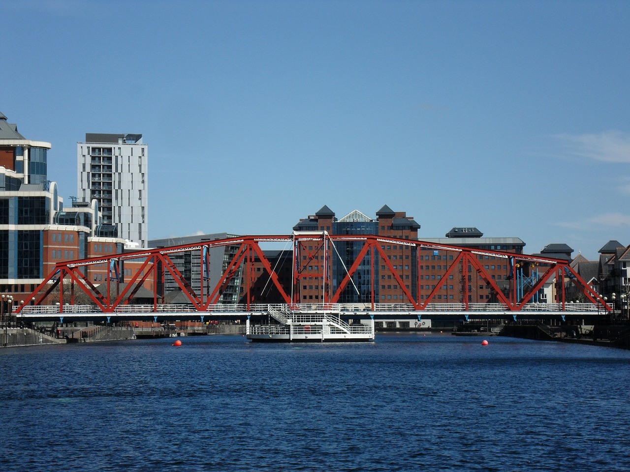 Vista del Puente de Salford y de la ciudad de Manchester