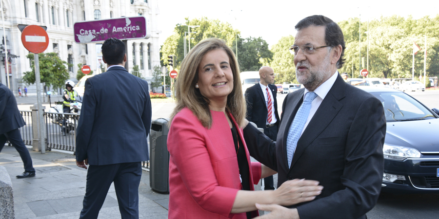 La ministra de Empleo y Seguridad Social, Fátima Báñez, y Mariano Rajoy en el II Foro Internacional de Políticas Públicas de Empleo.
