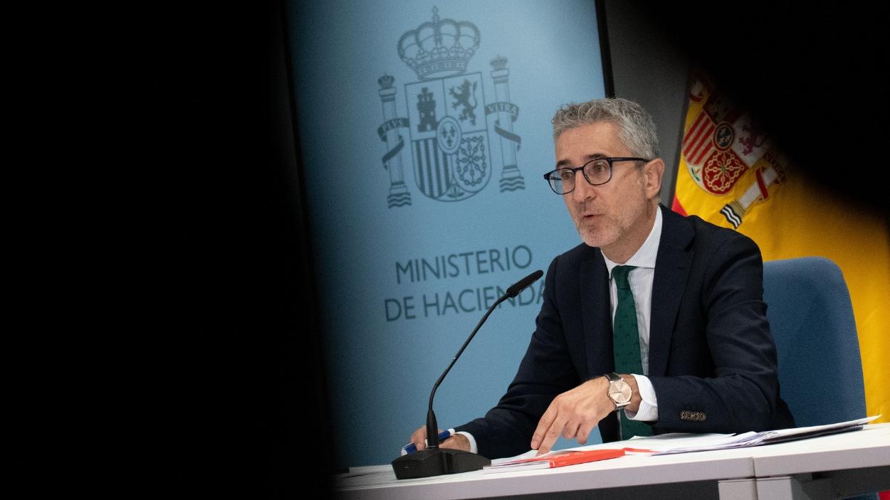 El ministro de Hacienda, Arcadi España, ofrece declaraciones a los medios tras la reunión del Consejo de Política Fiscal y Financiera (CPFF), en la sede del Ministerio de Hacienda. EP.