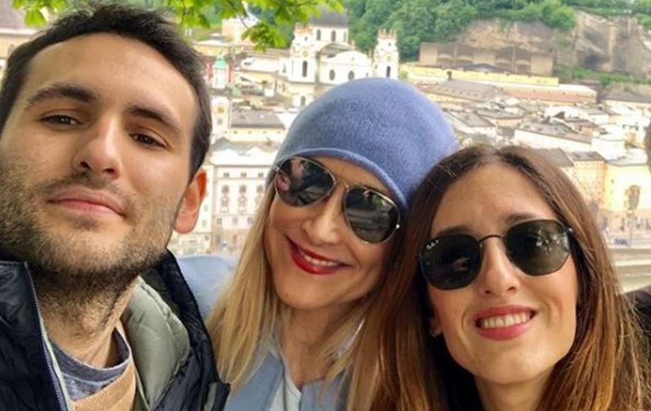 Cristina Cifuentes, junto a sus hijos.