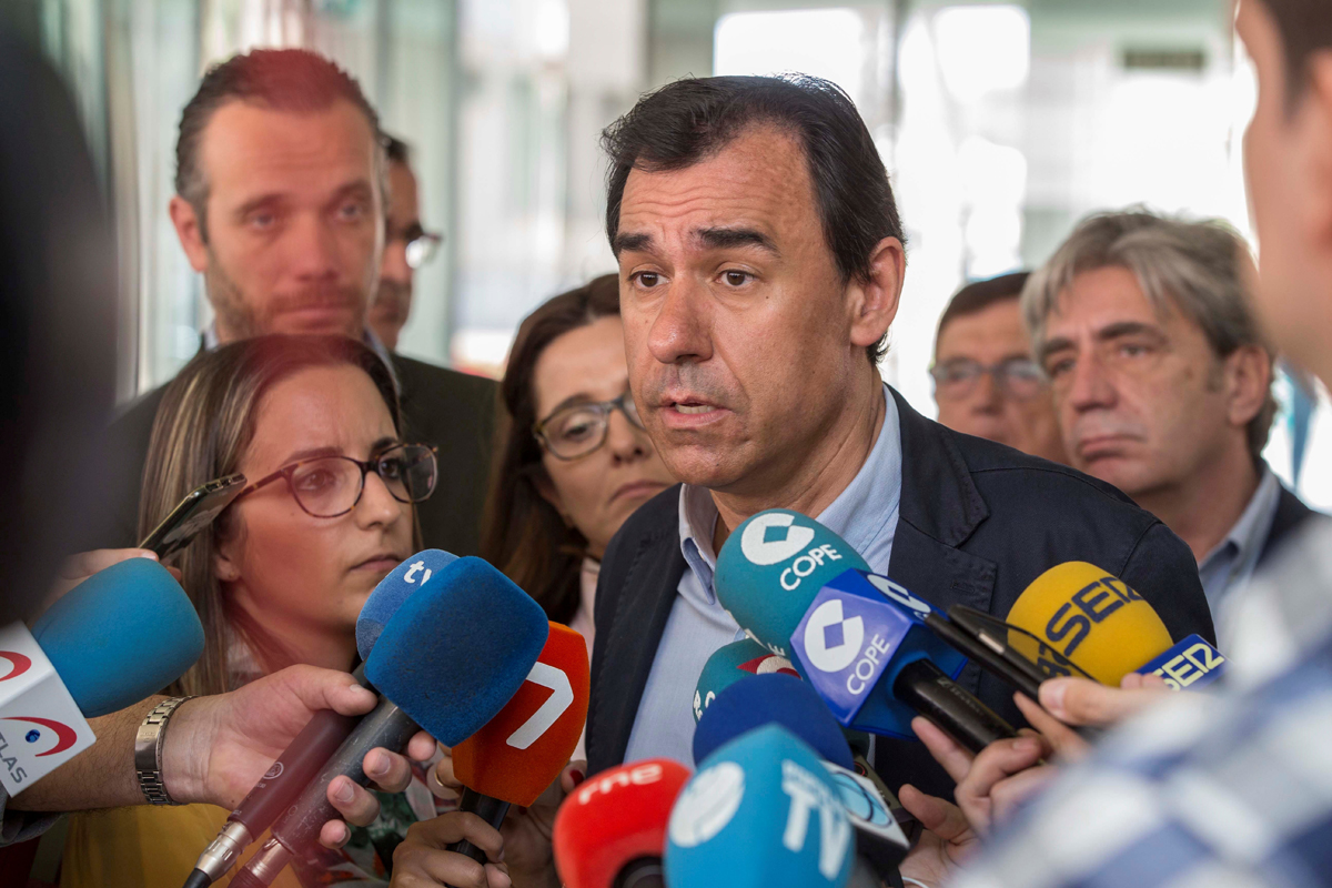 El coordinador general del Partido Popular, Fernando Martínez-Maíllo, atiende a la prensa