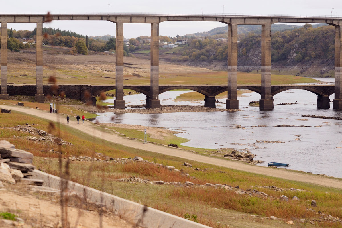 Puentes sobre el embalse de Belesar, en Portomarín, Lugo