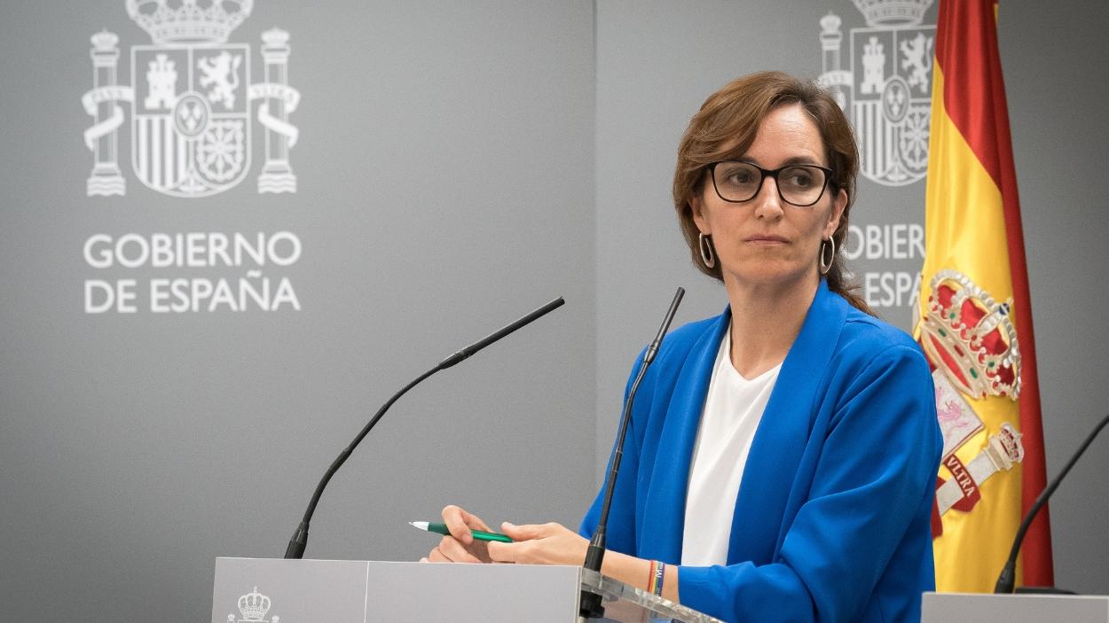 La ministra de Sanidad, Mónica García, durante una comparecencia en la sede del Ministerio. EP.
