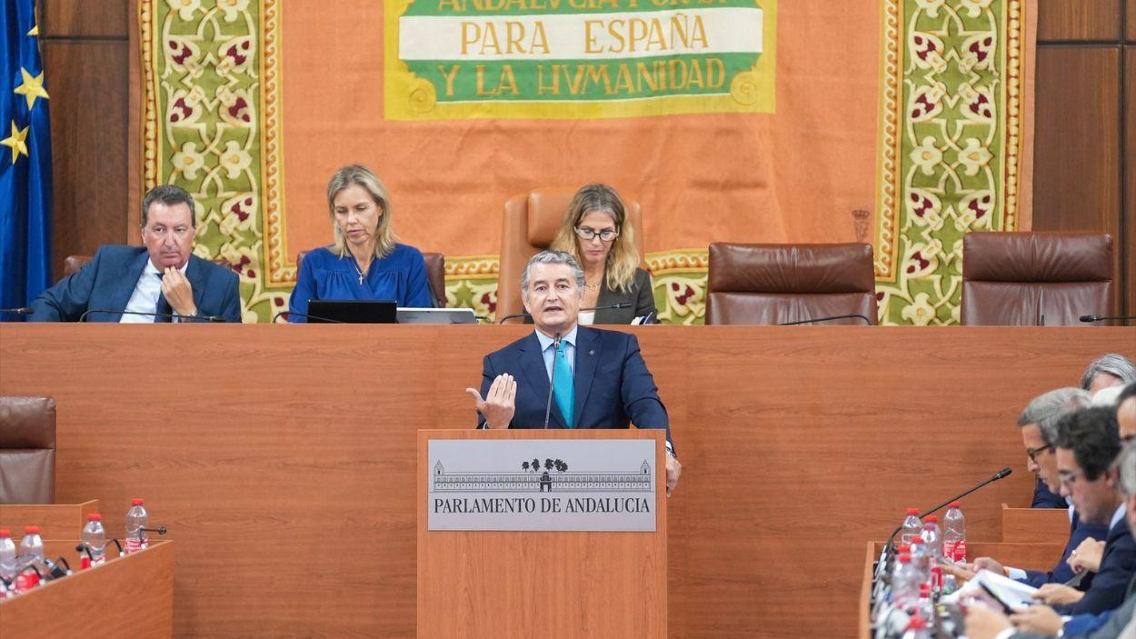 El vicepresidente primero de la Junta de Andalucía, Antonio Sanz, interviene durante la primera jornada del Pleno del Parlamento andaluz / EP
