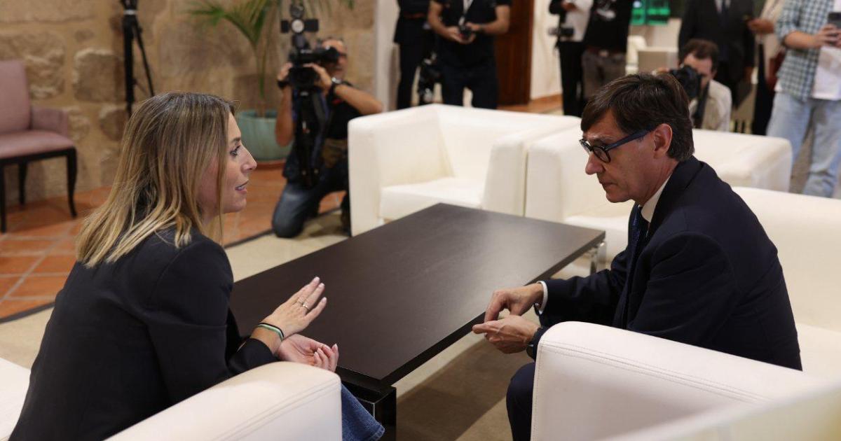 Illa se reúne con Guardiola en Mérida y defiende la nueva financiación ante el rechazo de Extremadura