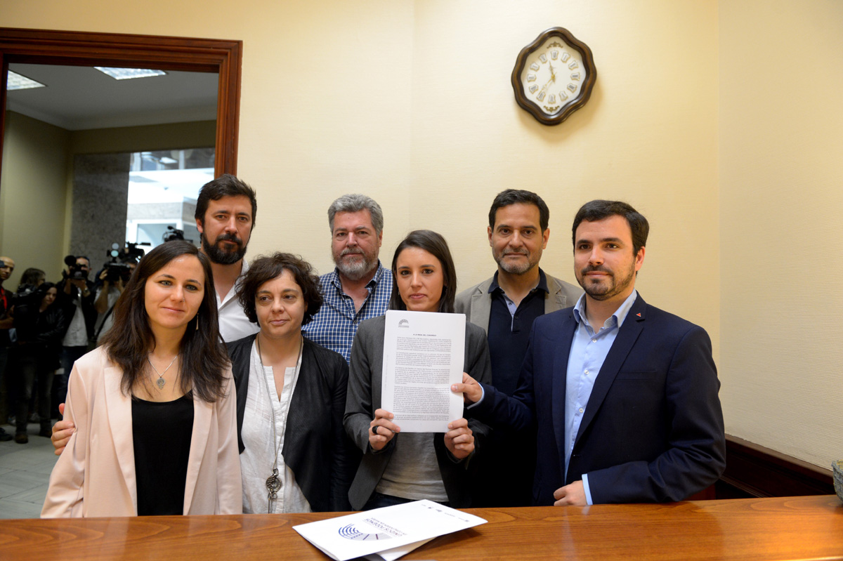 Unidos Podemos registra su moción de censura en el Congreso de los Diputados