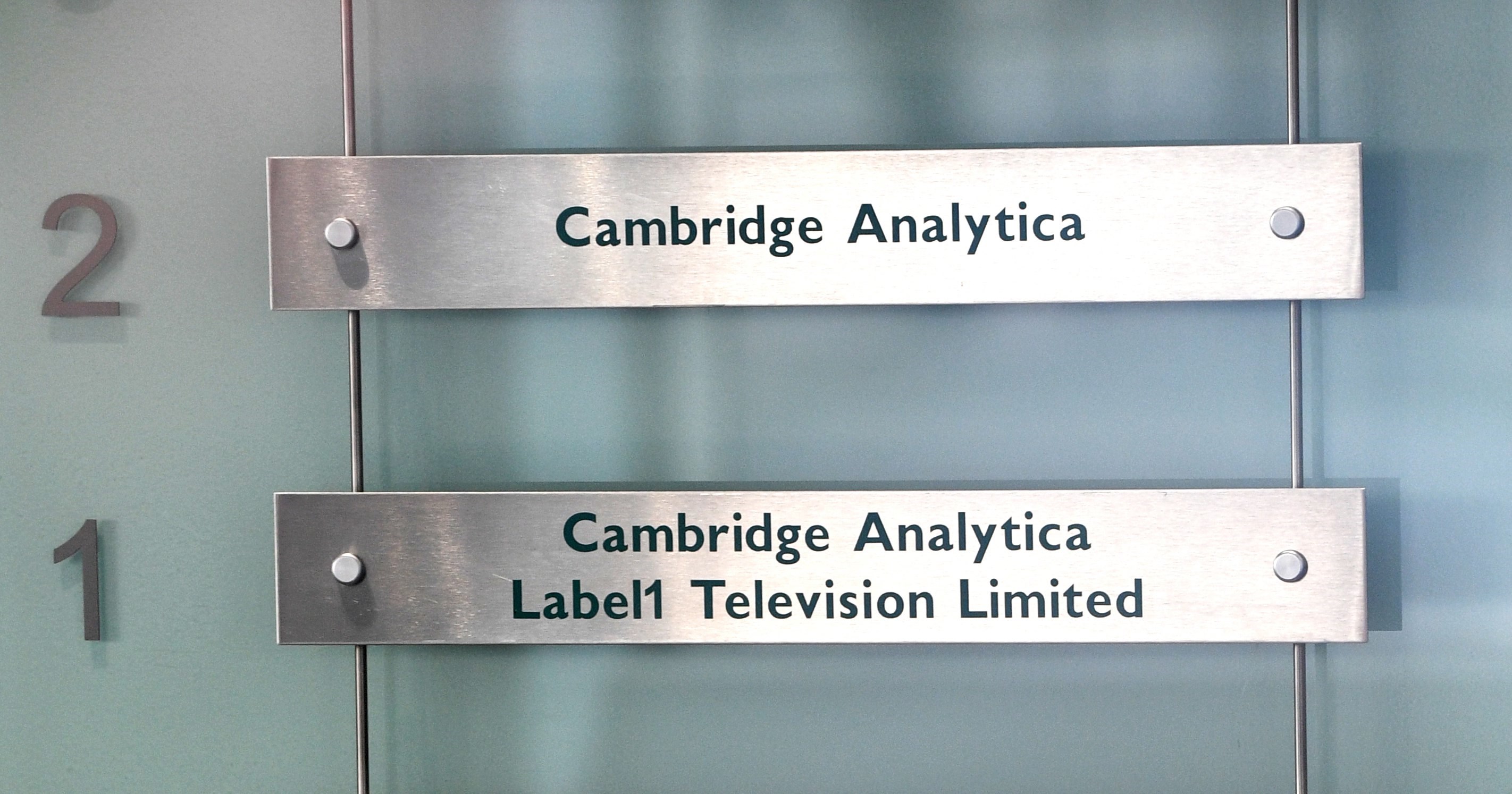 Vista del directorio de las oficinas de la empresa consultora Cambridge Analytica (CA) en Londres (Reino Unido), hoy 20 de marzo de 2018.