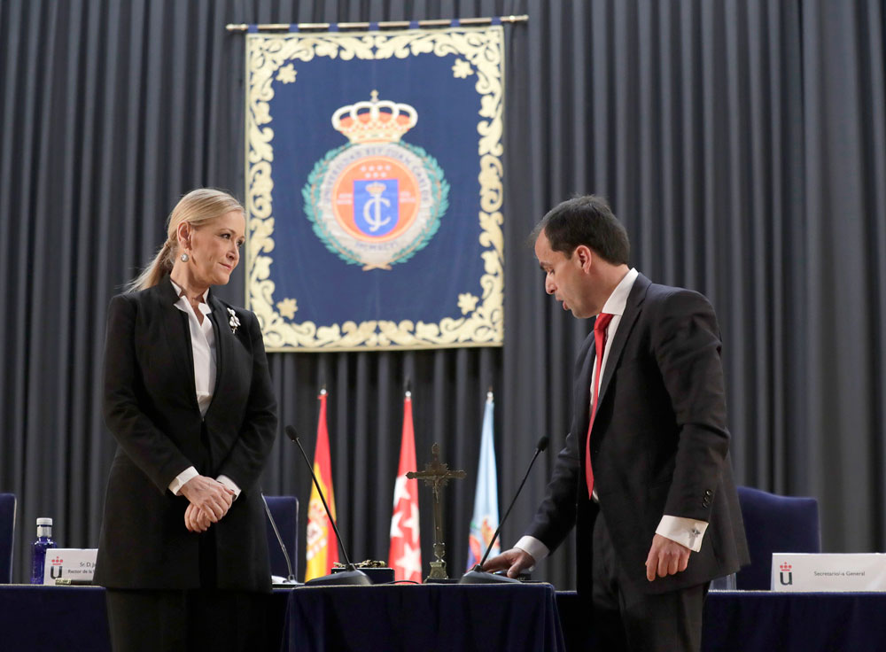 Toma de posesión del rector de la Universidad Rey Juan Carlos, Javier Ramos, junto con la presidenta de la Comunidad de Madrid, Cristina Cifuentes