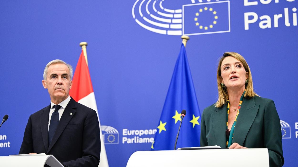 El primer ministro de Canadá, Mark Carney, y la presidenta del Parlamento Europeo, Roberta Metsola. EP.