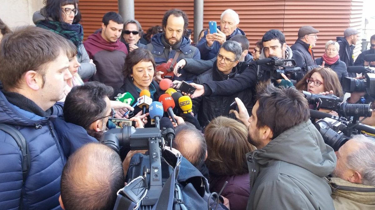 La concejal de la CUP de Reus, Mariona Quadrada, a su salida de los juzgados tras comparecer ante la jueza. 