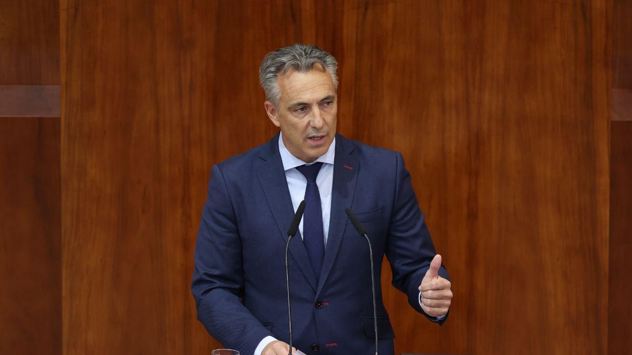 Carlos Novillo defiende la gestión de los incendios. EP