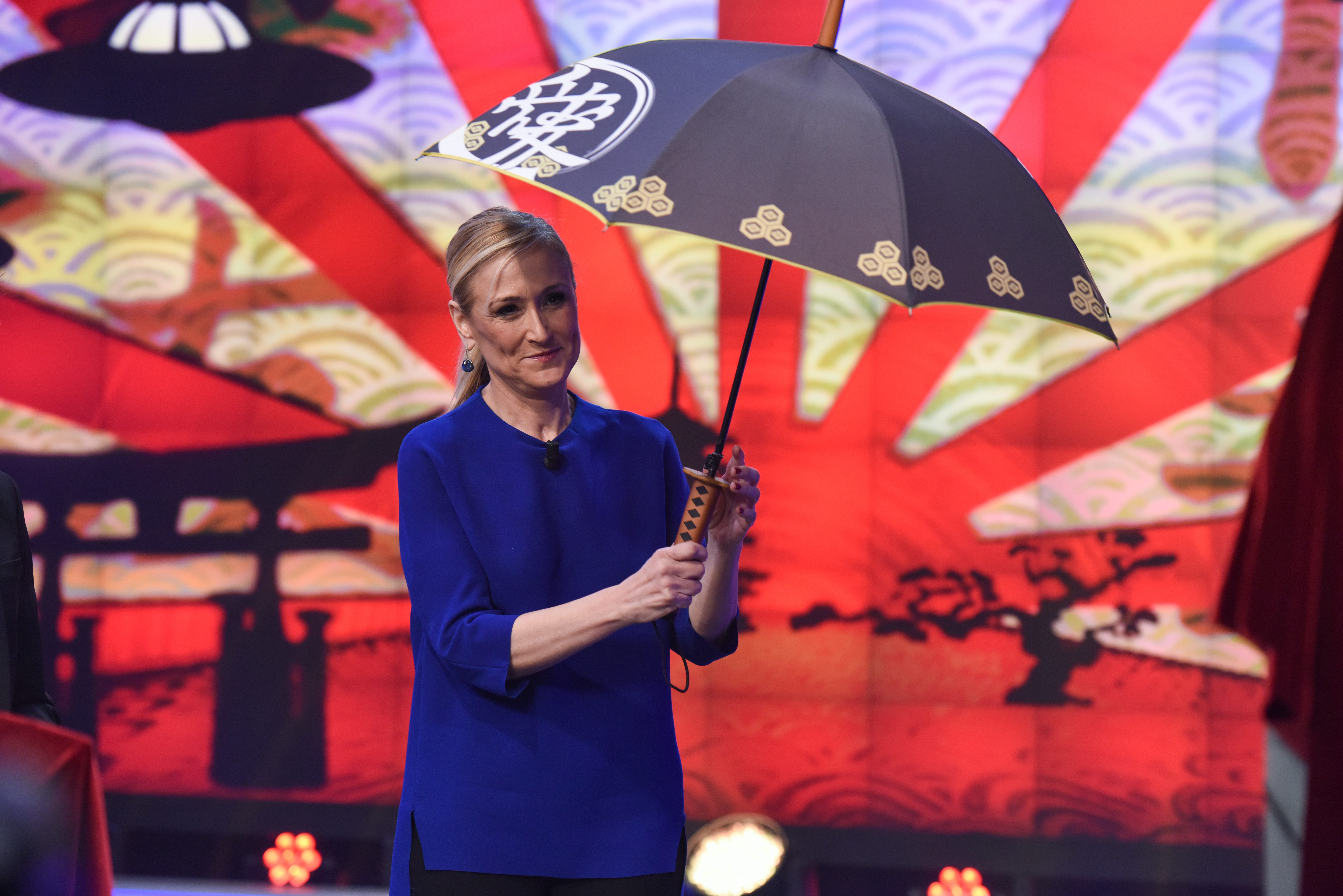 Cristina Cifuentes, con un paraguas, en una imagen de archivo