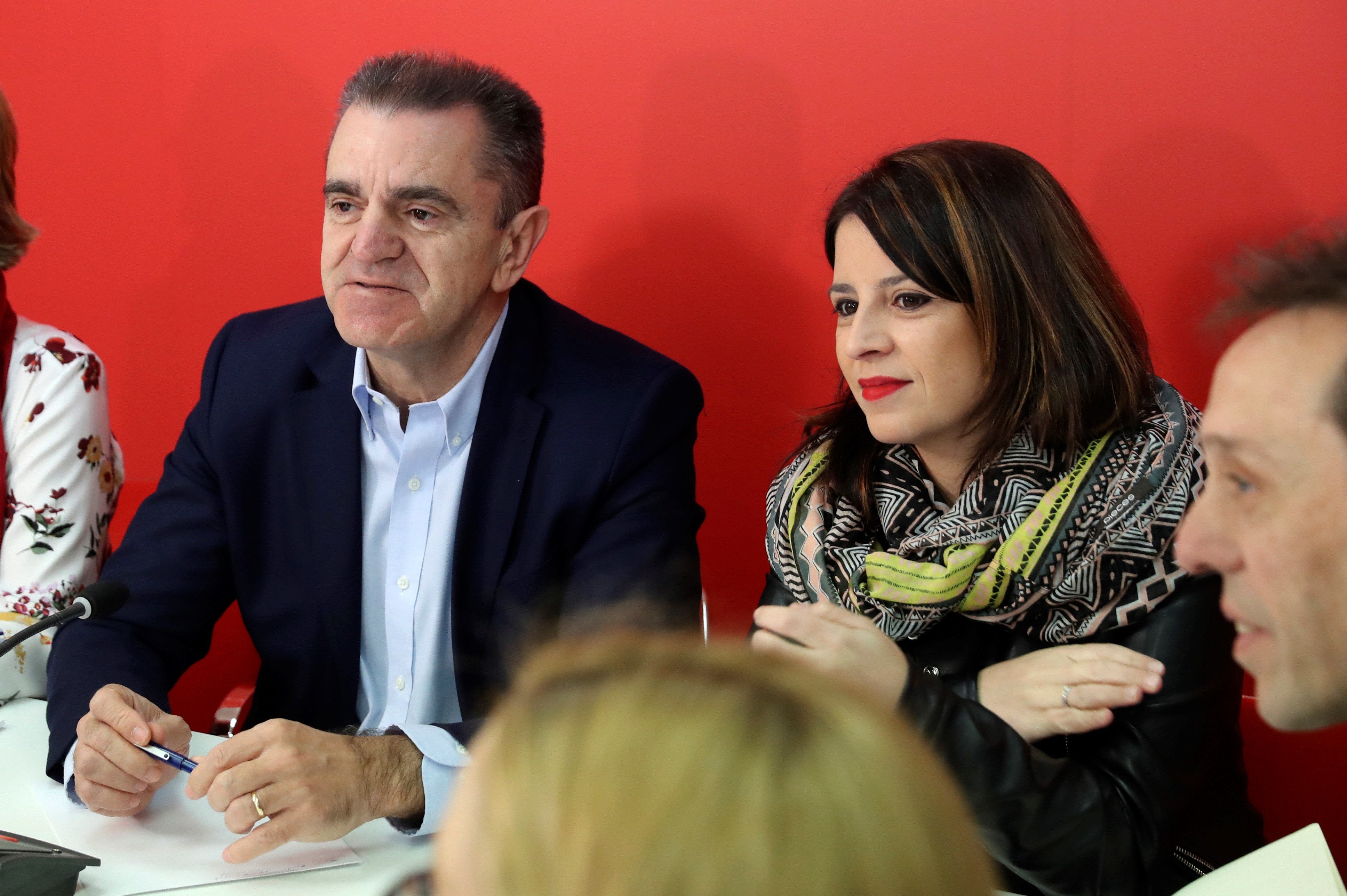 El secretario general de los socialistas madrileños, José Manuel Franco, junto a la vicesecretaria general del PSOE, Adriana Lastra, durante la reunión hoy de la Comisión Ejecutiva del PSOE-M fuente EFE