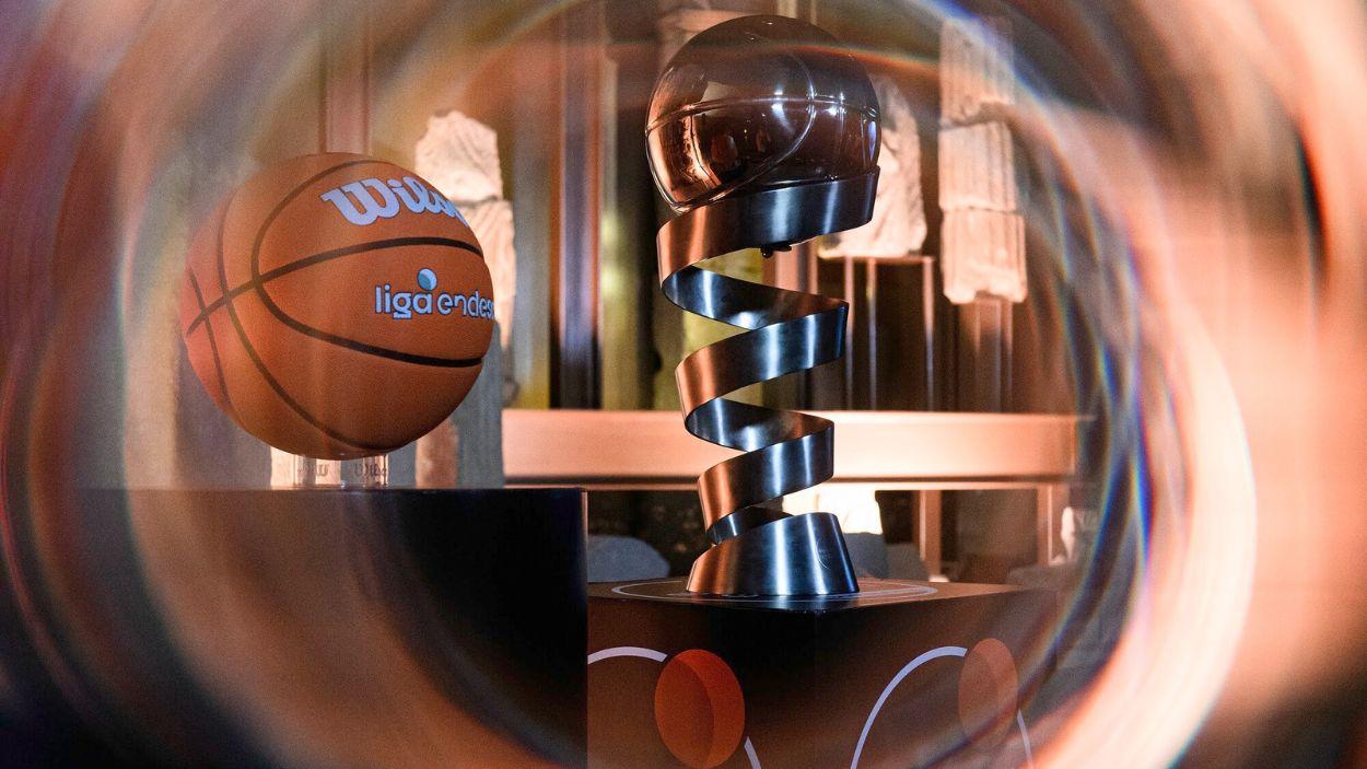 Roig Arena, cantera, modelo Baskonia y músculo Barça cuatro formas de construir un equipo de élite. Europa Press.