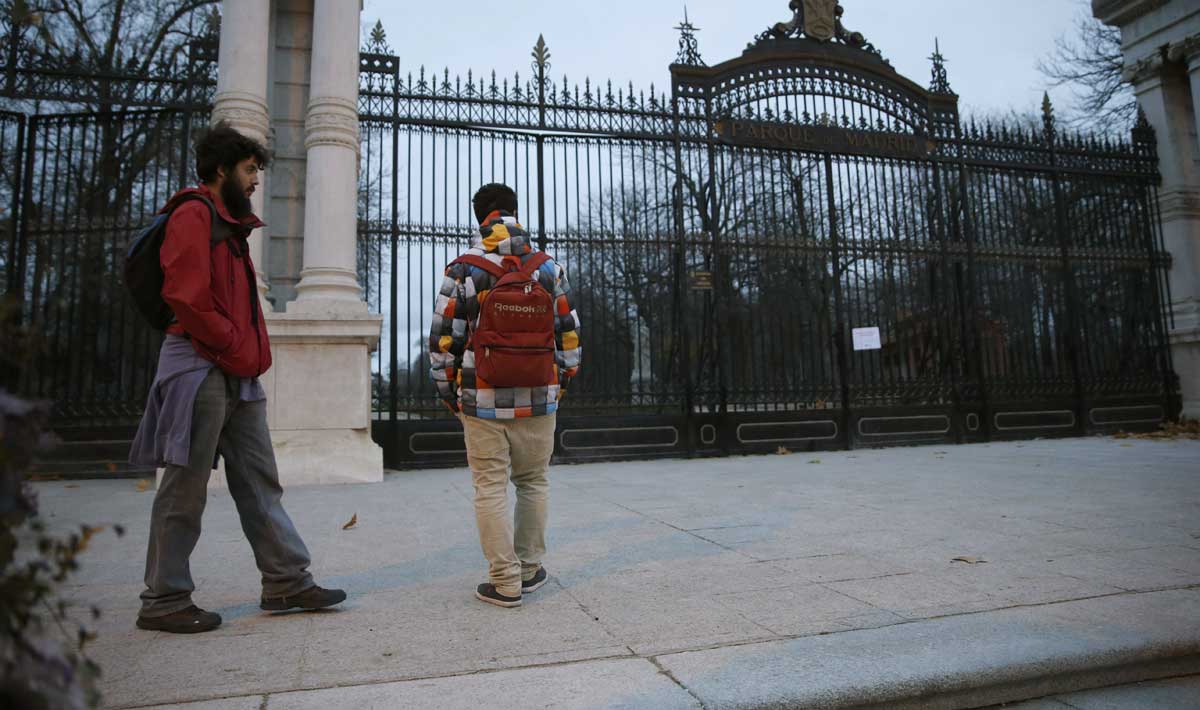 Entrada del Parque del Retiro, cerrado por el Ayuntamiento de Madrid. 