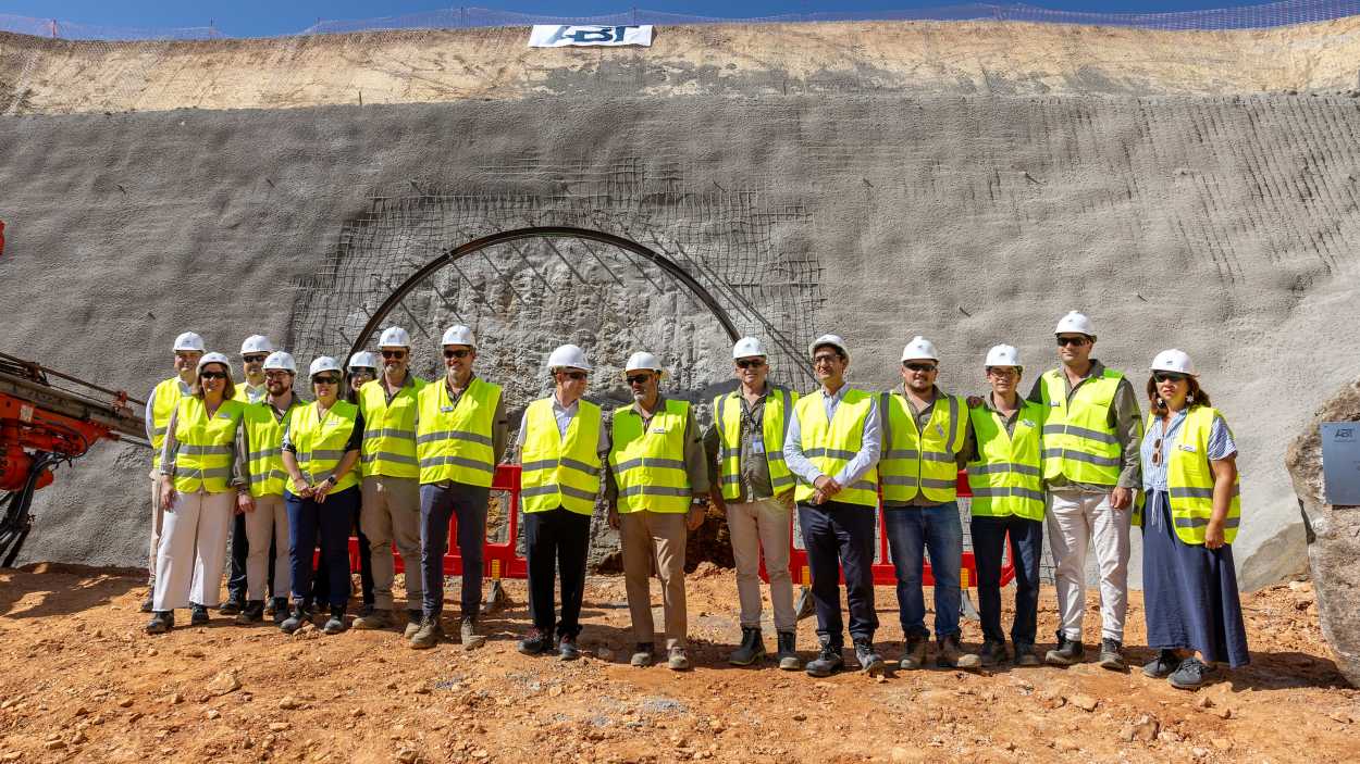 El presidente de Castilla-La Mancha, Emiliano García-Page, inaugura en Abenójar, la mina ‘El Moto’. EP.