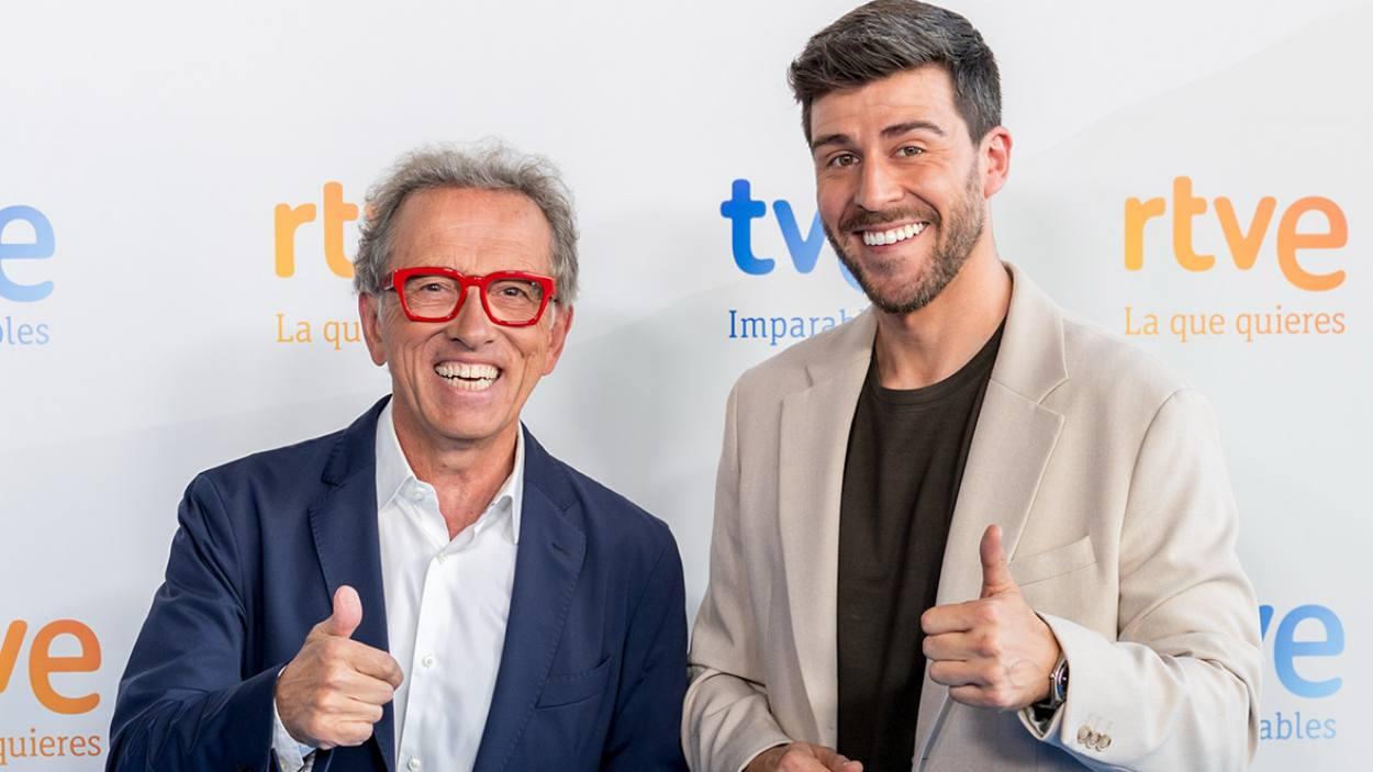 Jordi Hurtado y Rodrigo Vázquez, presentadores de 'Saber y ganar' (RTVE)
