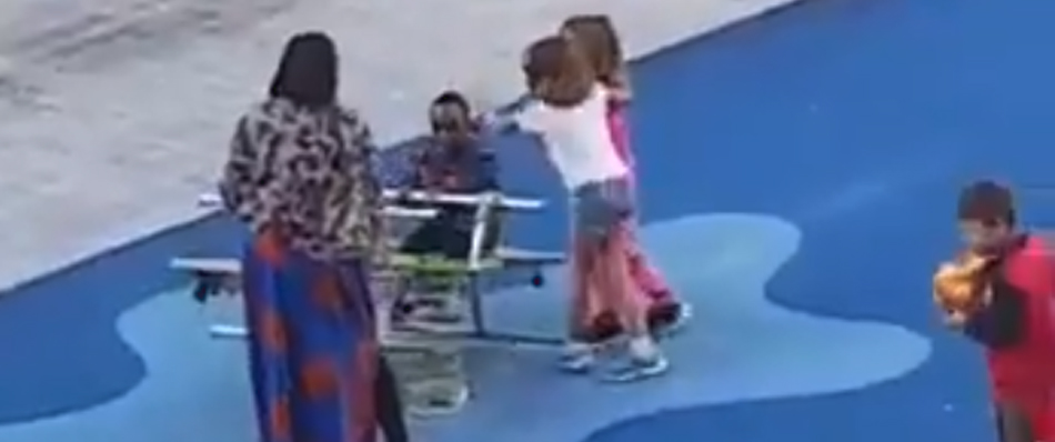 Niñas agreden a un niño negro en un parque infantil en Bilbao