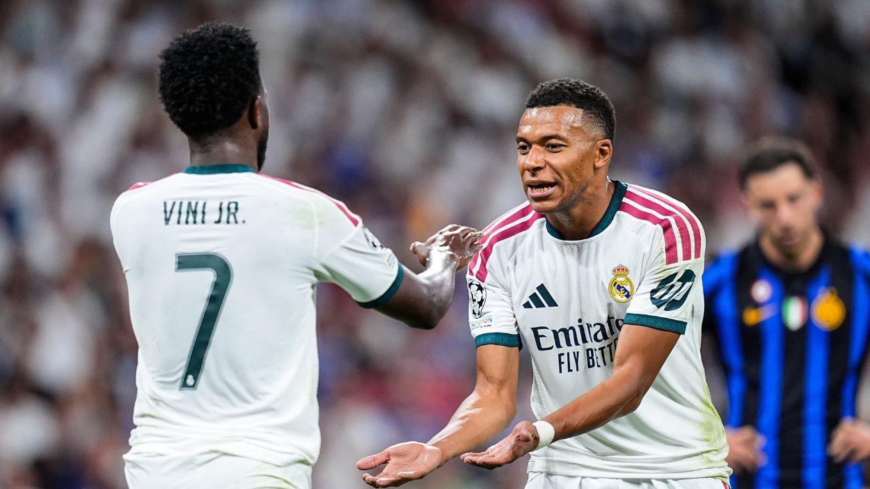 Vinicius Jr. y Kylian Mbappe durante el partido de Champions entre el Real Madrid y el Inter de Milán. Europa Press.